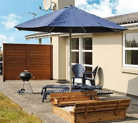 Holiday home Four-bedroom Holiday In Tranekaer 3 Skattebolle